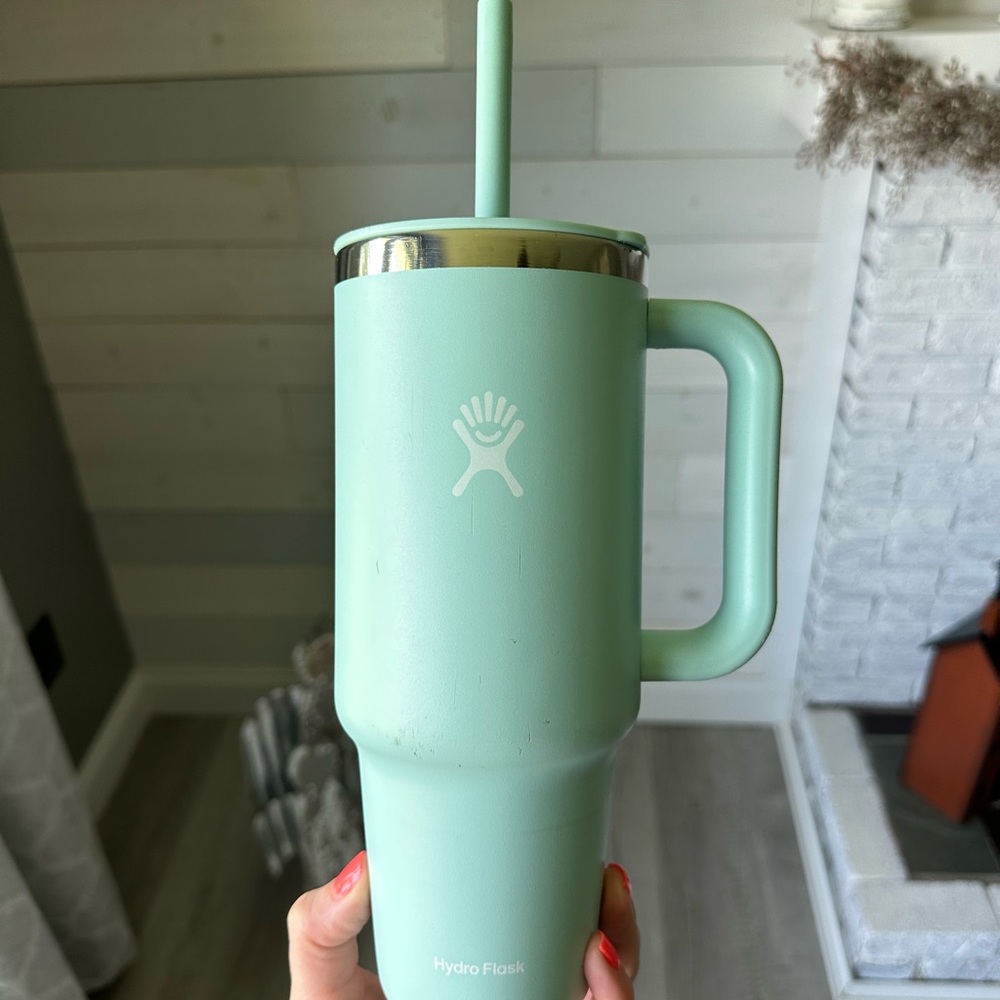 Hydro Flask Green Water Bottle with Straw Lid